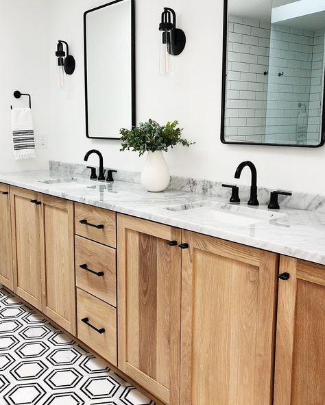 It’s my favorite. That’s all. 🖤 Shower Makeover, Makeover Kamar Mandi, Black Fixtures, Kitchen Floors, Bad Inspiration, Boys Bathroom, Bathroom Renos, Shared Bathroom, White Tiles