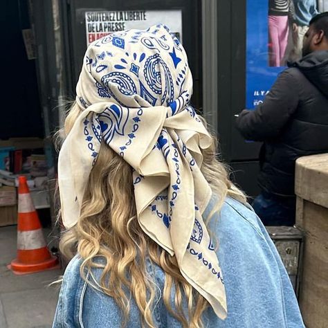 @stylegator on Instagram: "#details we love 🩵 @oliviatps" Head Scarf Styles, Bandana Styles, Stil Inspiration, Hairstyles For Medium Length Hair, Looks Street Style, Elegantes Outfit, Medium Length Hair, Mode Inspo, Length Hair