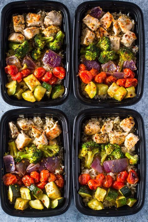 These Whole30 meal prep recipes will make your Whole30 lunches and Whole30 breakfasts SO much easier. Instead of having no idea what to do for lunch, these Whole30 meal prep recipes will leave you stoked about breakfast and dinner! #whole30 #whole30recipes #mealprep #mealprepsunday #whole30approved Pasti Fit, Meal Prep On Fleek, Salad Meal Prep, Resep Diet, Chicken Meal Prep, Prepped Lunches, Meal Prep Bowls, Winner Winner Chicken Dinner, Winner Winner