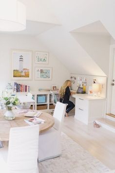 more splashes of col Shared Home Office Ideas, Shared Home Office, Home Office Inspiration, Dream Office, Attic Renovation, Attic Remodel, Office Workspace, Craft Room Office, White Rooms