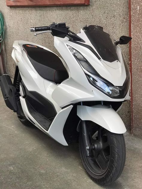 Pcx Honda, Honda Pcx, Bike Aesthetic, Leg Tattoos, Motorcycles, Vision Board, Marvel, Bike, Lifestyle