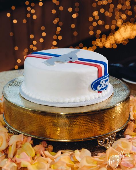 Ford Mustang Grooms Cake Grooms Cake Car, Mustang Cake, Mustang Wedding, Groom Cakes, Mustang Emblem, 14th Birthday Party Ideas, Cars Cake, Chocolate Drip Cake, Cake Decorating Classes