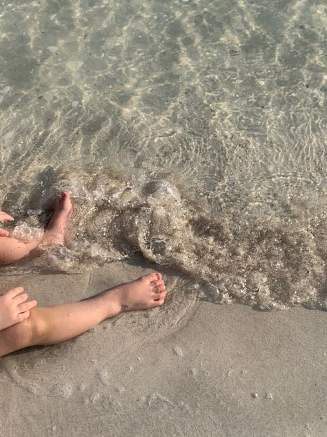 Beach Baby Aesthetic, Bigger Than The Whole Sky, Bump Pictures, Baby Beach, Asian Babies, Dream Baby, Bill Kaulitz, Beach Kids, Beach Baby