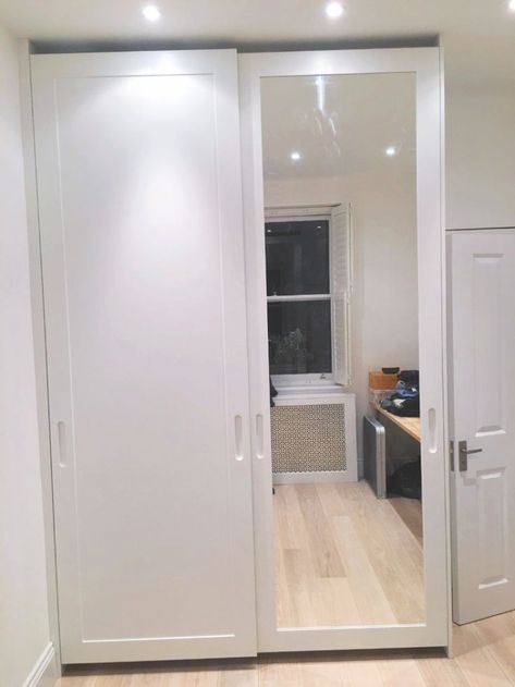 Full Height Mirror, Mirrored Wardrobe Doors, Hall Wardrobe, Wall Wardrobe Design, Wooden Wardrobe Design, Modern Tv Room, Closet Small Bedroom, Mirror Doors, Bedroom Built In Wardrobe