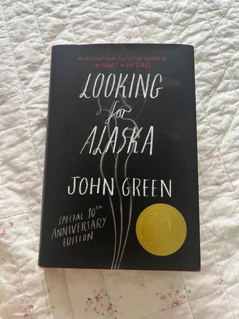 Looking For Alaska Book Cover, Looking For Alaska Book, Alaska Book, Beach Reads, John Green Books, Spring Reading, Looking For Alaska, Unread Books, Recommended Books To Read