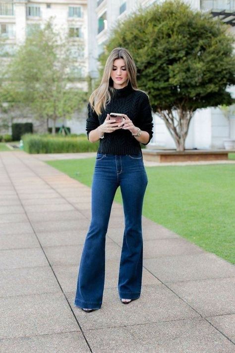 Flair Jeans Outfit, Flare Jeans Outfit, Outfits Con Jeans, Look Jean, Flair Jeans, Elegante Casual, Outfit Jeans, Jeans Outfit, Looks Chic