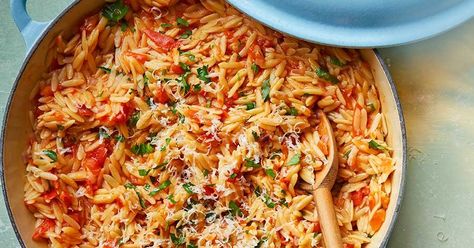 One-pot tomato orzo Orzo Bake, One Pot Orzo, Tomato Orzo, Orzo Dishes, Orzo Recipe, Orzo Recipes, Bbc Good Food, Orzo Pasta, Bbc Good Food Recipes