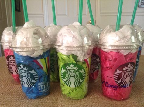 Starbucks gift card idea.  Cute easy display!  In the mini frappuccino cups.  Graduates, teen party gift favors Starbucks Party Favors, Teen Party Favors, Starbucks Birthday Party, Starbucks Party, Starbucks Birthday, Coffee Party, Starbucks Gift, Disney Cars Birthday, Cars Birthday Party Disney