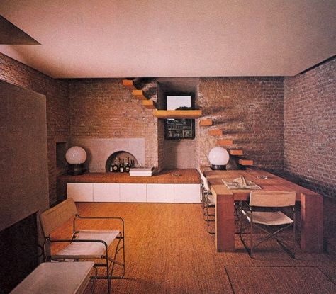 Gae Aulenti interior. Italian Interior Design Tuscan Decor, Gae Aulenti, 70s Interior, Italian Interior Design, Italian Interior, Vintage Interior Design, Appartement Design, Modern Restaurant, Tuscan Decorating