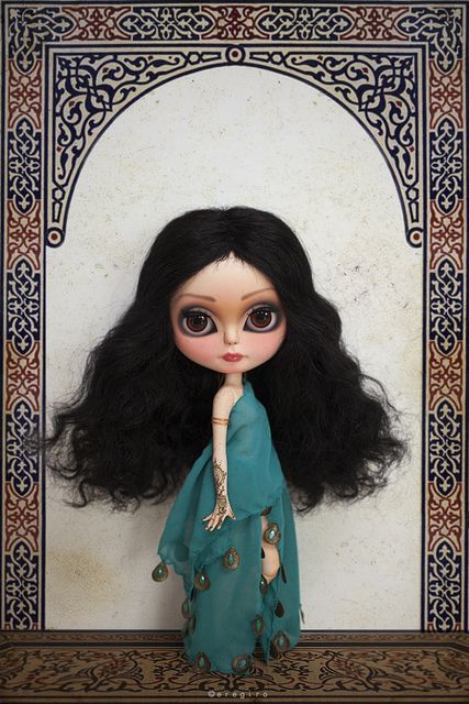 The Entrance by erregiro, via Flickr Blythedoll Black Hair, Black Haired Blythe Doll, Blythe Dolls Black Hair Green Eyes, Blythe Dolls Black Hair Blue Eyes, Blythe Doll Green Hair, Big Eyes Doll, Traditional Indian Dress, Pullip Dolls, Blythe Dress