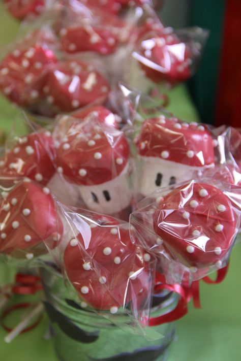 Mario Bros Toadstool Marshmallow Pops Super Mario Marshmallow Pops, Super Mario Treats, Mario Dessert Table, Creative Sweets, Super Mario Bros Birthday Party, Lake Party, Birthday Sweets, Mario Bros Birthday, Mario Bros Party