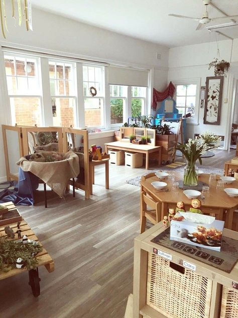 Hygge Classroom, Toddler Independence, Reggio Emilia Classroom, Childcare Rooms, Reggio Inspired Classrooms, Reggio Emilia Inspired, Reggio Classroom, Eyfs Classroom, Preschool Rooms