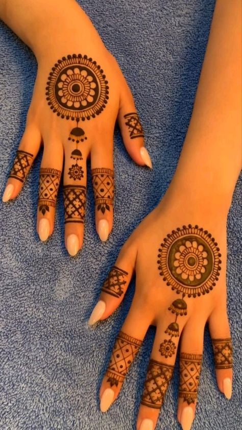 Henna Design For Diwali, Instant Mehandi Design, Mendhi Designs Latest Back Hand, Happy Diwali Mehndi Designs, Quick Mehandi Designs, Instant Mehndi Designs, Mehedi Degins Easy Aesthetic, Mehndi Designs Diwali, Mehandi Designs For Diwali