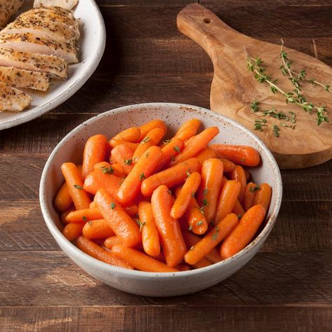 Glazed Baby Carrots Easy Thanksgiving Sides, Glazed Baby Carrots, Baby Carrot Recipes, Carrots Recipe, 3 Ingredient Recipes, Glazed Carrots, Vegetable Soup Recipes, Carrot Recipes, Baby Carrots