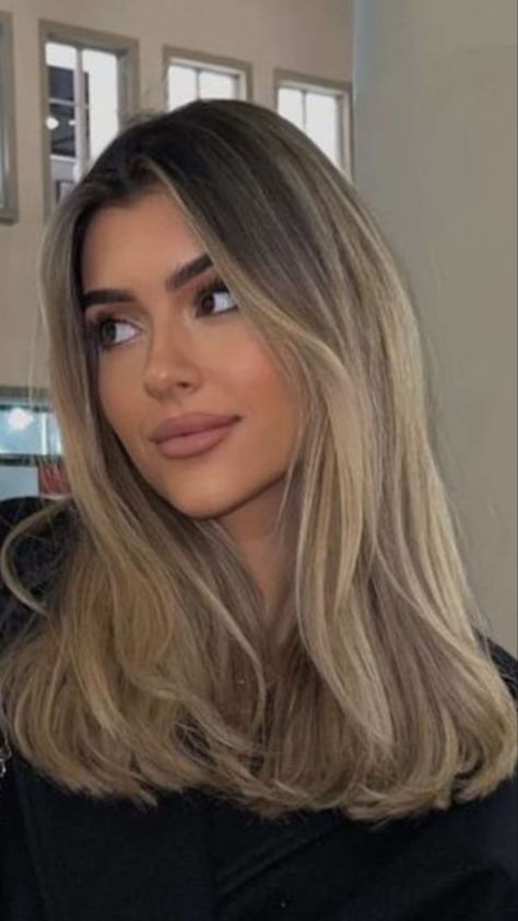 Blonde Balayage On Brown Hair Medium Length, Dark Hair To Light Balayage, Bayalage Honey Blonde Caramel Highlights, Blonde Balayage For Black Hair, Brown To Blonde Hair Short, Olive Skin Tone Blonde Hair, Hair Color Mid Length, Mid Length Hair Balayage, Low Maintenance Blonde For Brunettes