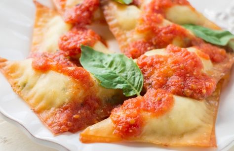 Wonton Ravioli, Rolls Rice Paper, Ravioli Recipes, Recipes With Pasta, Puff Pastry Shells, Baked Ravioli, Ravioli Bake, Toasted Ravioli, Ravioli Recipe