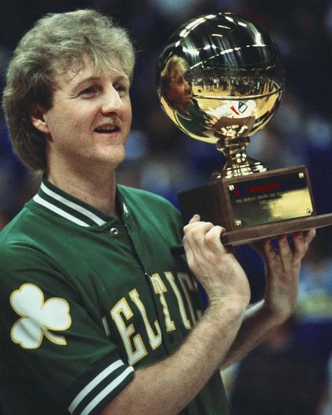 Larry Bird Celtic Green, Kakashi Sensei, Nba Stars, Boston Sports, Larry Bird, Sports Photos, World Of Sports, Nba Basketball, Boston Celtics