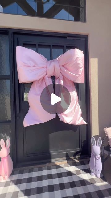 Big Christmas Bows Diy, Big Bow Tutorial, How To Make A Big Bow, Giant Bow Diy, Large Bow Diy, Big Bows Diy, Diy Giant Bow, Diy Big Bow, Fairy Dance