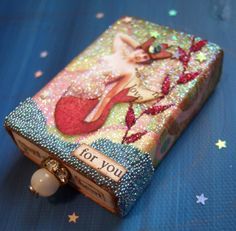 tiny mermaid matchbox drawer~would be awesome to decorate cereal boxes, cake boxes, etc. Decorated Matchboxes, Tiny Mermaid, Matchbox Crafts, Altoid Tin, Altered Tins, Matchbook Art, Cereal Boxes, Cake Boxes, Matchbox Art