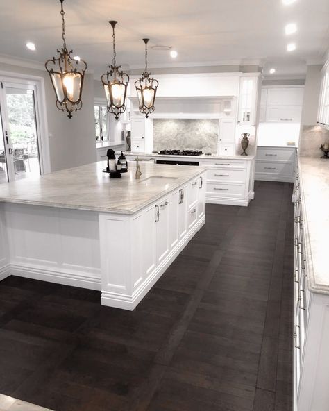 White Kitchen Dark Floors, Dark Kitchen Floors, Dark Brown Floor, Dark Wooden Floor, Timber Floor, Timber Floors, Wood Floor Kitchen, Kitchen Ideas Dark Cabinets, Kitchen Ideas Dark