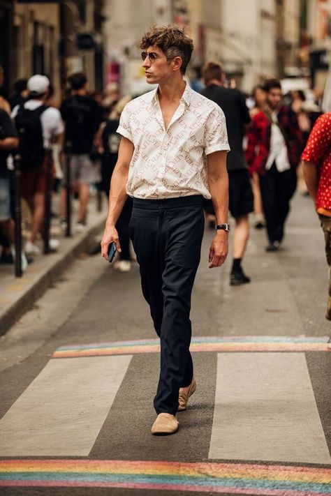 Paris Fashion Men, French Men Style, 2023 Paris Fashion, Mens Street Style Spring, Stylish Men Wear, Paris Mens Fashion, Paris Fashion Week Men, French Outfit, Australia Fashion