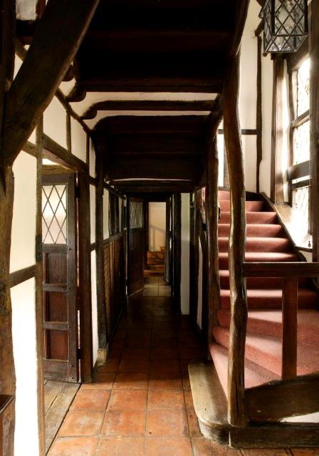 Tudor Interior, English Interior, Cozy Rooms, Tudor Style Homes, Medieval Houses, English Tudor, Early Medieval, Tudor House, Medieval Style