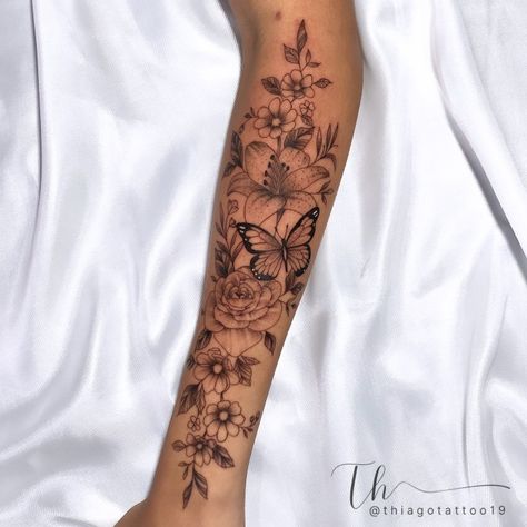 Flowers Sleeve Tattoo, Real Tattoos, Earthy Tattoos, Baby Tattoo Designs, Flower Wrist Tattoos, Tattoo Flowers, Tattoos For Women Flowers, Beautiful Flower Tattoos, Cute Little Tattoos