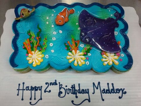 nemo cupcake cake mlb Nemo Cupcake Cake, Baby Dory, Finding Dory Birthday Party, Dory Birthday Party, Finding Dory Birthday, Dory Birthday, Finding Nemo Birthday, Nemo Party, Nemo Birthday