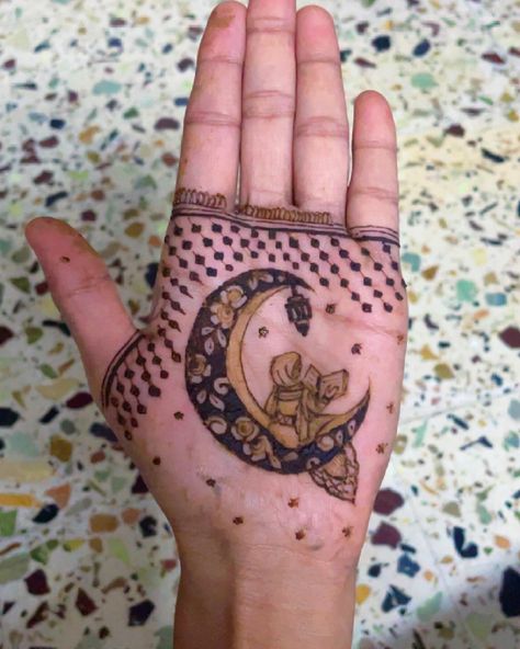 Classy Mehendi for a timeless soul🤍✨ . . . . #chand #mehendi #eidmehendi #eidinspo #instgram #instagood #instalike #likesforlike #ramdanday #newpost Chand Mehendi, Henna, On Instagram, Quick Saves, Instagram