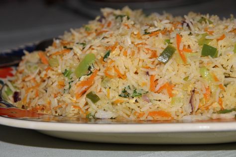 fried rice Ghana Ghana Food, Ghanaian Food, Sauteed Carrots, West African Food, Jollof Rice, Accra Ghana, Nigerian Food, Fried Rice Recipe, Accra