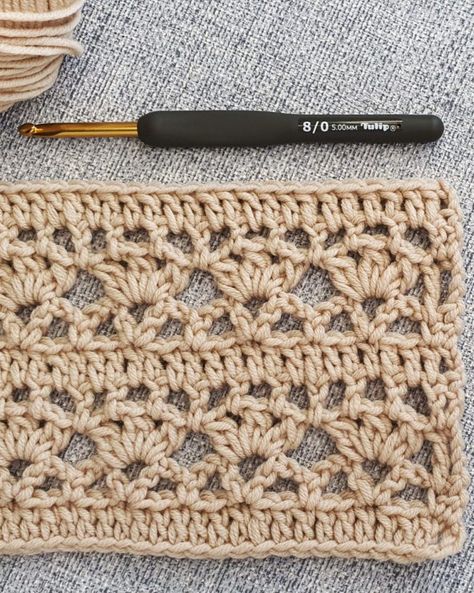 Unique Crochet Stitches, Crochet Sampler Blanket, Crochet Stitch Pattern, Cluster Stitch, Different Crochet Stitches, Crochet Stitches For Blankets, Mode Crochet, Crochet Throw Blanket, Crochet Stitches Video