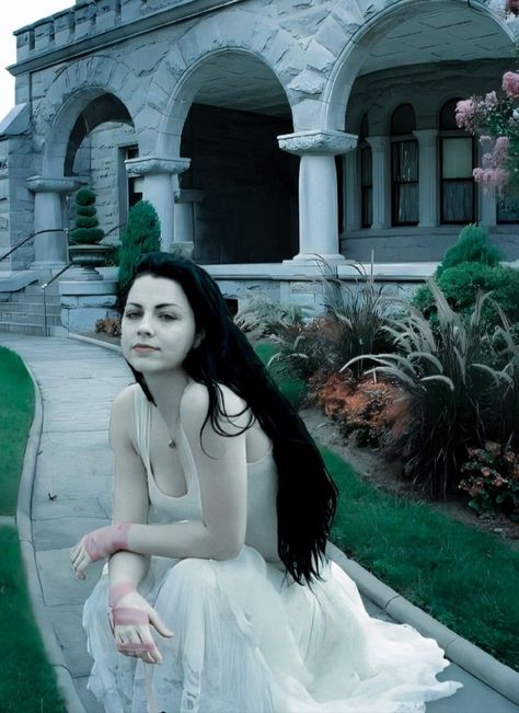 Amy Lee, Evanescence, So Pretty, Black Hair, A Woman, Hair, White, Black