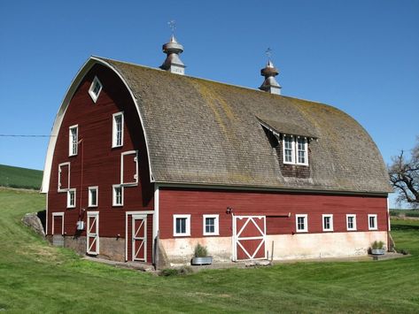 Barn Foundation, Barns And Stables, Country Views, American Barn, Barn Pictures, Country Barns, Barn Painting, Tall Buildings, Barns Sheds