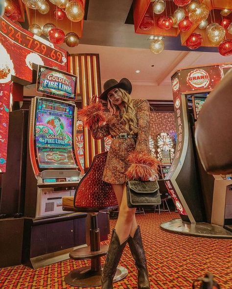 Shaley Ham | Western Fashion on Instagram: "She is the moment✨ Round 9 last night 🤠🐎 #nfrfashion Dress linked on my LTK Hat: @warbonnet_hats Boots: @lane.official (code SHALEY15) Purse: @saudara.thelabel (code SHALEY60)" Nfr Vegas Outfits, Nfr Photoshoot, Vintage Vegas Aesthetic, Vegas Nfr Outfit Ideas, Shaley Ham, Nfr Vegas, Vegas Aesthetic, She Is The Moment, Vegas Outfits