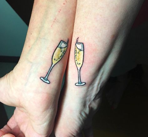 Prosecco Tattoo, Moth Tattoo Ideas, Sleeve Tattoos Ideas, Tattoo Friends, Moth Tattoos, Tattoo World, Guys Tattoos, Women Tattoos, Tattoos For Women Half Sleeve