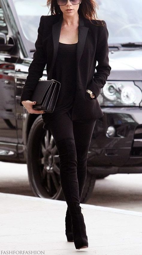 All Black Outfits For Women, Laura Bailey, Trendy Business Casual, Chique Outfits, Artist Outfit, All Black Outfit, Dress For Success, Work Outfits Women, Professional Outfits