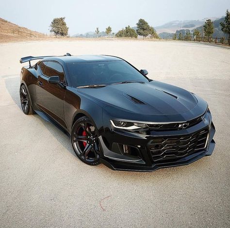 #chevrolet #camaro #black Xe Bugatti, Chevrolet Camaro Black, Black Camaro, Camaro Car, Chevrolet Camaro Zl1, Lux Cars, Camaro Zl1, Car Aesthetic, Chevrolet Camaro Ss