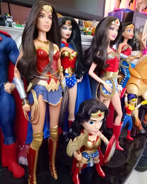 Wonder Woman dolls Wonder Woman Doll, Barbie Vintage, Barbie World, Barbie Doll, Barbie Dolls, Wonder Woman, Wonder, Dolls, Toys