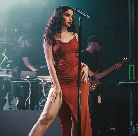 Sabrina Claudio Sabrina Claudio, Teen Vogue, 영감을 주는 캐릭터, Inspired Outfits, On Stage, Look Fashion, Runway Fashion, Dress To Impress, Beautiful People