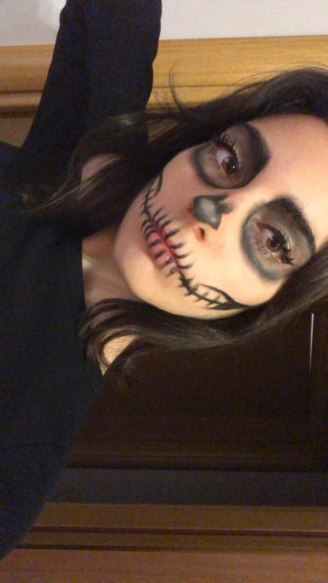 Baddie Halloween Makeup Looks, Halloween Scary Makeup Easy, Halloween Makeup And Costumes, Jack The Pumpkin King Makeup, Skeleton Makeup With Rhinestones, Skull Makeup Simple, Halloween Mask Makeup, Carti Makeup Halloween, Scelotin Makeup Easy