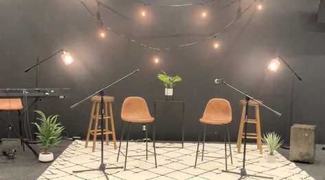 Live Stream Background Ideas, Talkshow Set Background, Speaker Background Design, Church Lighting Ideas, Talkshow Set Design, Church Backgrounds Stage Design, Stage Design Ideas Creative, Church Stage Design Ideas Backdrops, Church Lighting