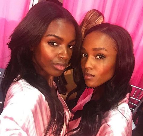 Leomie Anderson and Leila backstage at the VS Victoria's Secret Fashion Show vsfs 2015 - december/ in NYC Leomie Anderson, Victoria's Secret Fashion Show, Victoria Secret Fashion Show, Victoria Secret, Fashion Models, Fashion Show, Interview, Victoria's Secret, Ootd