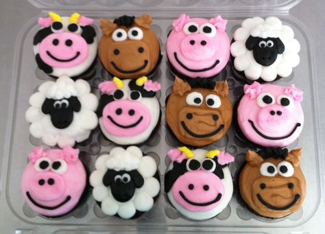 Farm Theme Cupcakes Barnyard Party, Ffa Cupcakes Ideas, Ffa Cupcakes, Bakersman Ideas, Farm Treats, Farm Cupcakes, Barnyard Cupcakes, Farm Birthday Cakes, Farm Animal Cupcakes