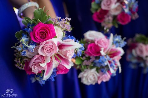 Pink and Blue Roses | Pink and Blue wedding theme Pink And Blue Wedding Flowers, Pink And Blue Wedding, Prom Bouquet, Pink Green Wedding, Lavender Wedding Flowers, Wedding Flower Guide, Lavender Bridesmaid, Hot Pink Weddings, Blue Bride