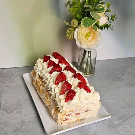 Meringue roll with mascarpone cream and strawberry 🍓🍓🍓❤️ Meringue Roll, Desserts Mousse, Mousse Cakes, Mascarpone Cream, Mousse Cake, June 21, Meringue, Cake Desserts, Rolls