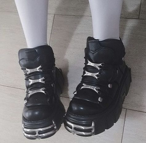 New Rock Shoes Outfit, New Rock Shoes, New Rocks, New Rock Boots, Goth Shoes, Demonia Shoes, Chunky Shoes, Fancy Shoes, New Rock