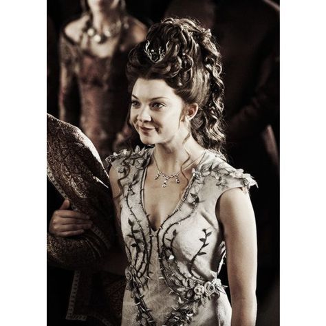 The revolution will not be televised, but ❤ liked on Polyvore featuring natalie dormer and game of thrones Margery Tyrell, Dessin Game Of Thrones, Game Of Thrones Outfits, Tv Weddings, Game Of Thrones Costumes, Trendy Games, Game Of Thrones Tv, Margaery Tyrell, Natalie Dormer