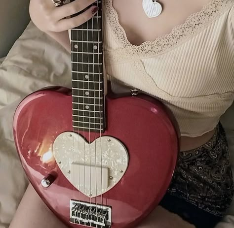 Heart Shaped Guitar, Red Electric Guitar, Guitar Obsession, Scott Pilgrim Vs. The World, Guitar Girl, Cool Electric Guitars, Hearts Girl, Vs The World, Rock Guitar