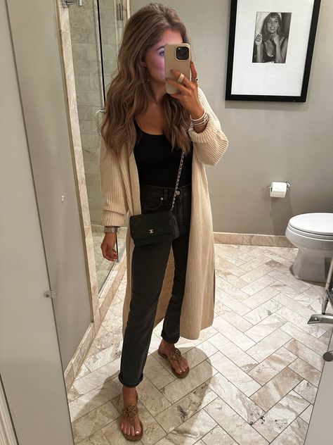 Cute Fall Outfits Night Out, Summer Rainy Day Outfit 2023, Business Casual Rainy Day Outfits Spring, All Black Outfit Spring, Spring Outfits Canada, Rainy Day Summer Outfits Casual, Casual Shopping Outfit Summer, Rainy Weather Outfits Summer, Spring Night Out Outfit