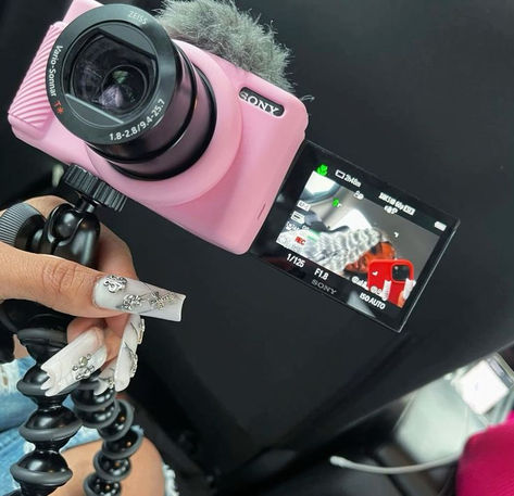 Youtube Asthetic Picture, Youtube Camera, Start Youtube Channel, Pink Camera, Youtube Business, Cute Camera, Youtube Success, Youtube Channel Ideas, Pink Lifestyle